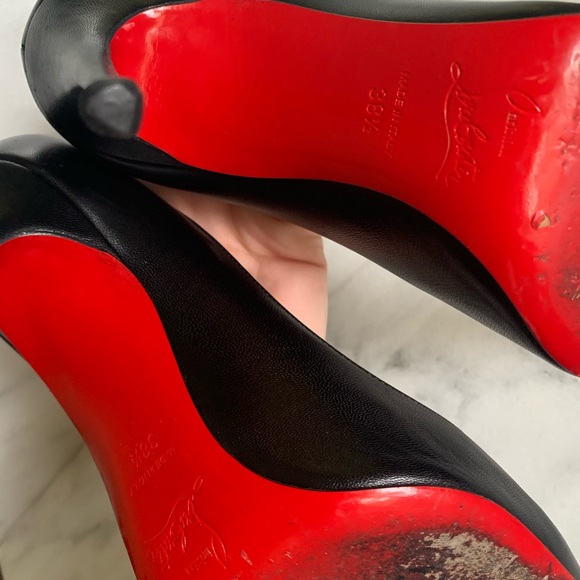 Christian Louboutin Décolleté Heels - Picture 2 of 6